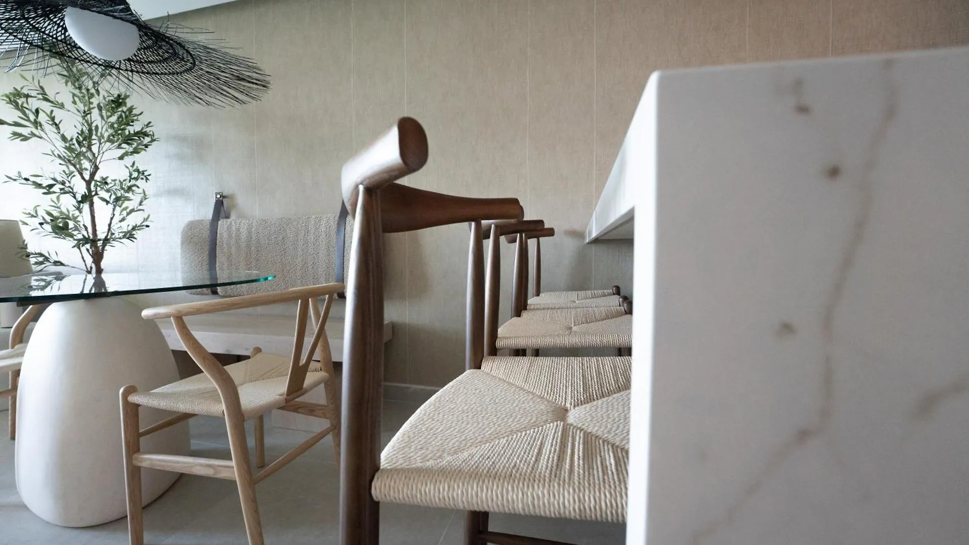 Ocean View Deluxe Suite: Pvt. Beach & Pool San Juan Aparthotel